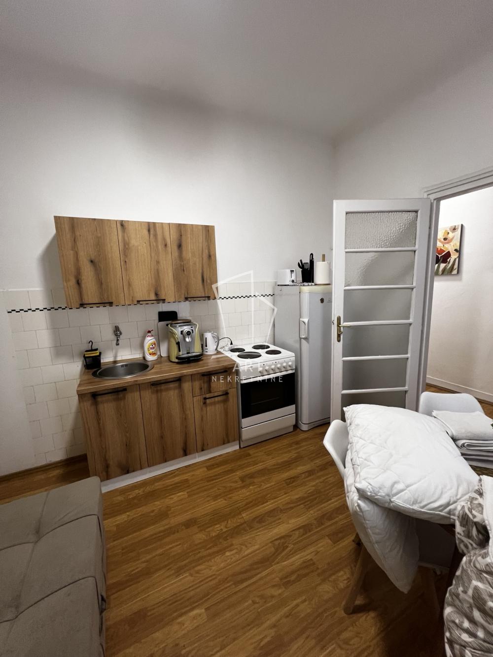 Stan na prodaju u Beogradu, Knez Mihailova, jednoiposoban, 53m2, cena 286000 evra