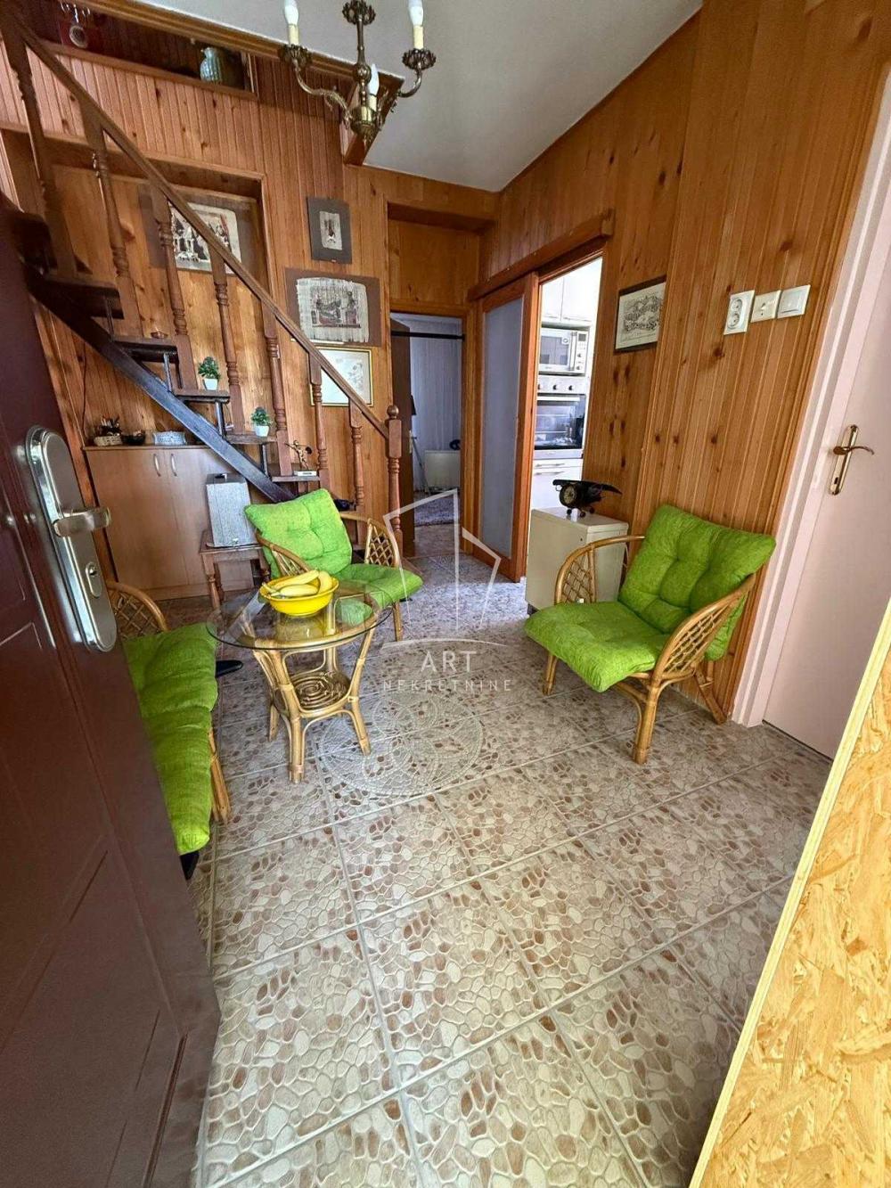 Stan na prodaju u Beogradu, Zemun, cetvorosoban, 50m2, cena 150000 evra