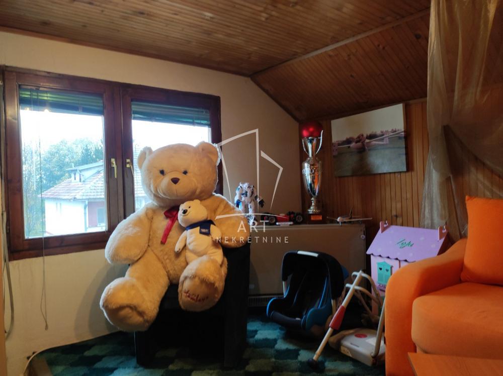 Stan na prodaju u Beogradu, Zemun, cetvorosoban, 50m2, cena 150000 evra