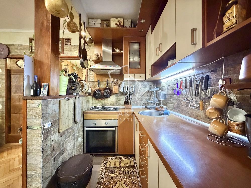 Stan na prodaju u Beogradu, Braće Jerković, troiposoban, 77m2, cena 204000 evra