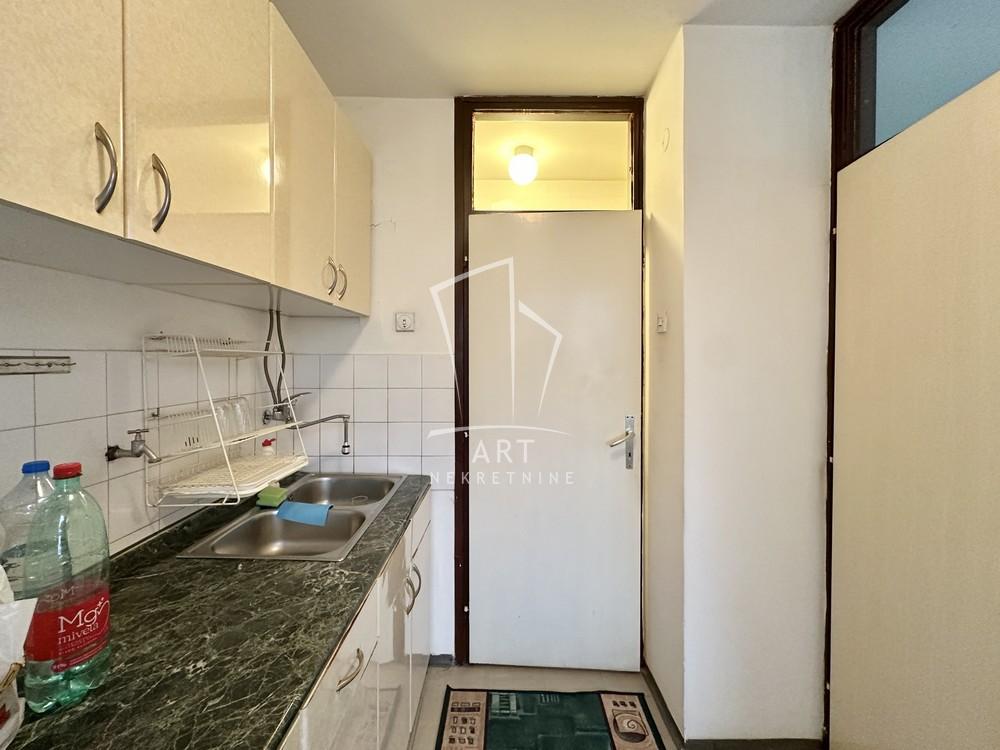 Stan na prodaju u Beogradu, Novi Beograd, dvosoban, 72m2, cena 245000 evra