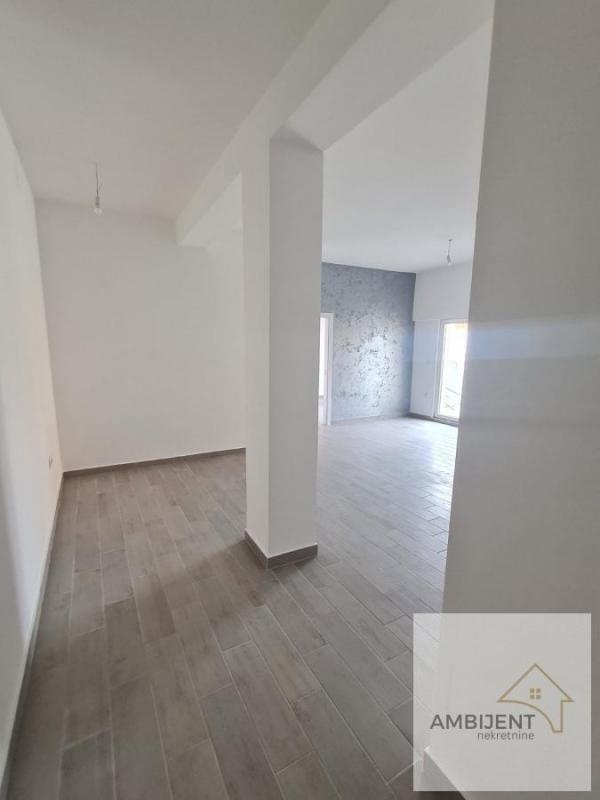 Stan na prodaju u Beogradu, Batajnica, trosoban, 73m2, cena 125000 evra