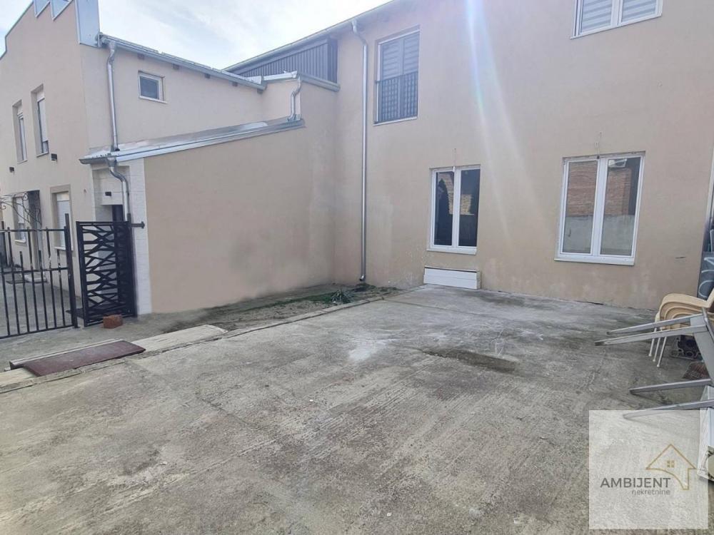 Stan na prodaju u Beogradu, Batajnica, trosoban, 73m2, cena 125000 evra