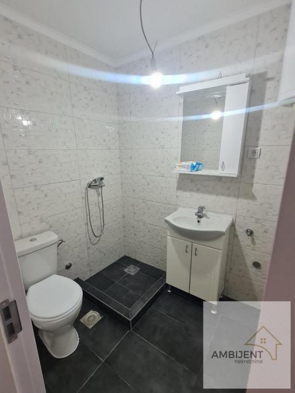 Stan na prodaju u Beogradu, Batajnica, trosoban, 73m2, cena 125000 evra