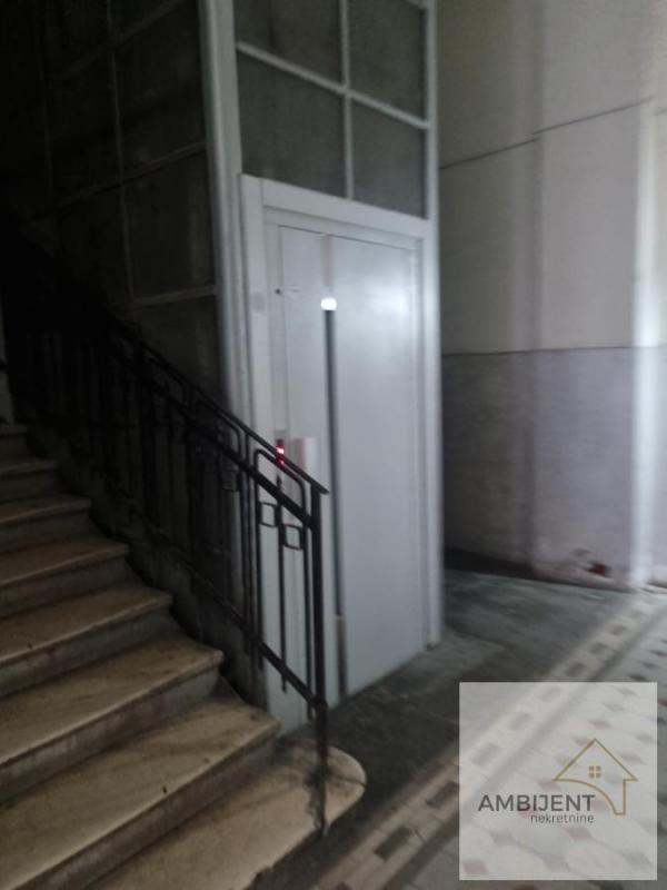 Stan na prodaju u Beogradu, Kosančićev venac, trosoban, 144m2, cena 450000 evra