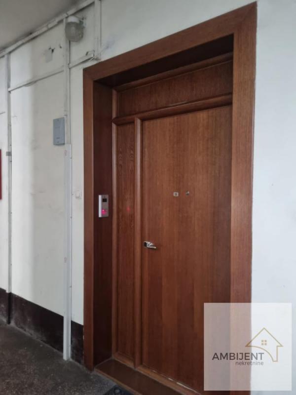 Stan na prodaju u Beogradu, Kosančićev venac, trosoban, 144m2, cena 450000 evra