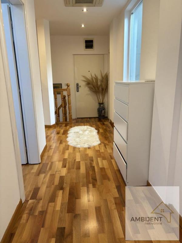 Stan na prodaju u Beogradu, Kosančićev venac, trosoban, 144m2, cena 450000 evra