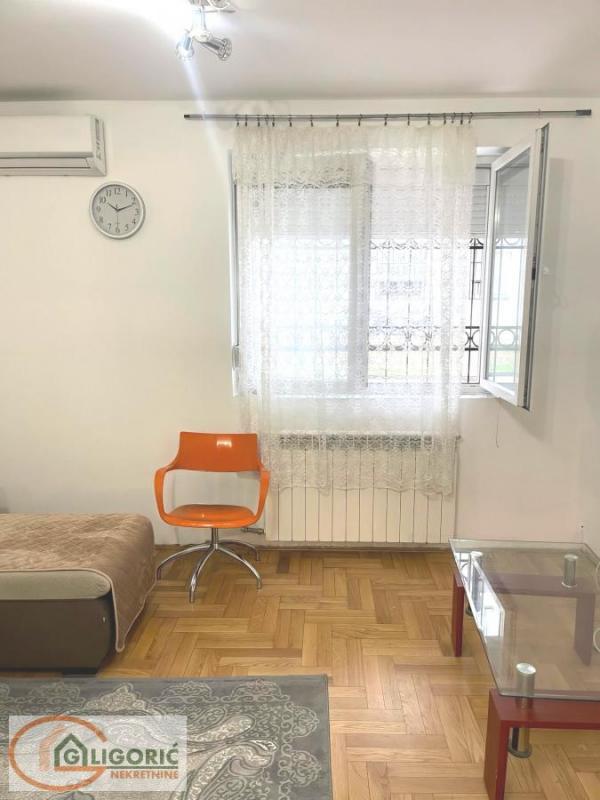 Stan na prodaju u Beogradu, Voždovac, jednosoban, 32m2, cena 96000 evra