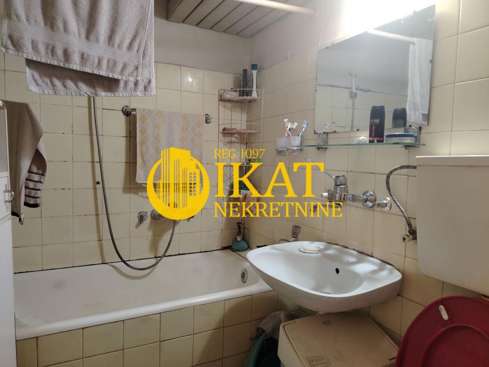 Stan na prodaju u Beogradu, Voždovac, trosoban, 78m2, cena 205000 evra