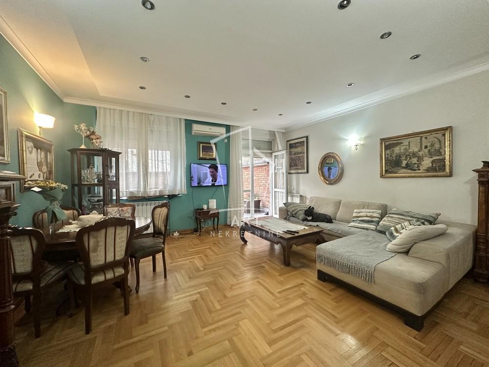 Stan na prodaju u Beogradu, Crveni Krst, trosoban, 111m2, cena 305000 evra