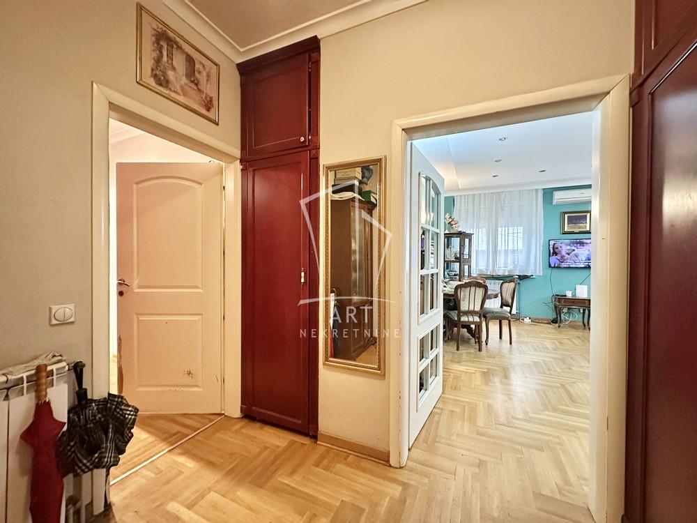 Stan na prodaju u Beogradu, Crveni Krst, trosoban, 111m2, cena 305000 evra