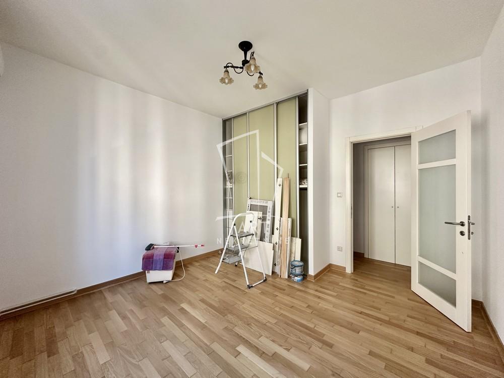 Stan na prodaju u Beogradu, Vračar, cetvorosoban, 96m2, cena 499000 evra