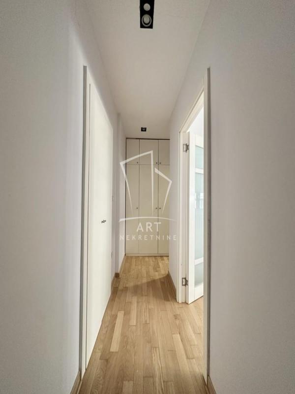 Stan na prodaju u Beogradu, Vračar, cetvorosoban, 96m2, cena 499000 evra