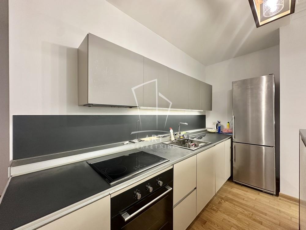 Stan na prodaju u Beogradu, Vračar, cetvorosoban, 96m2, cena 499000 evra