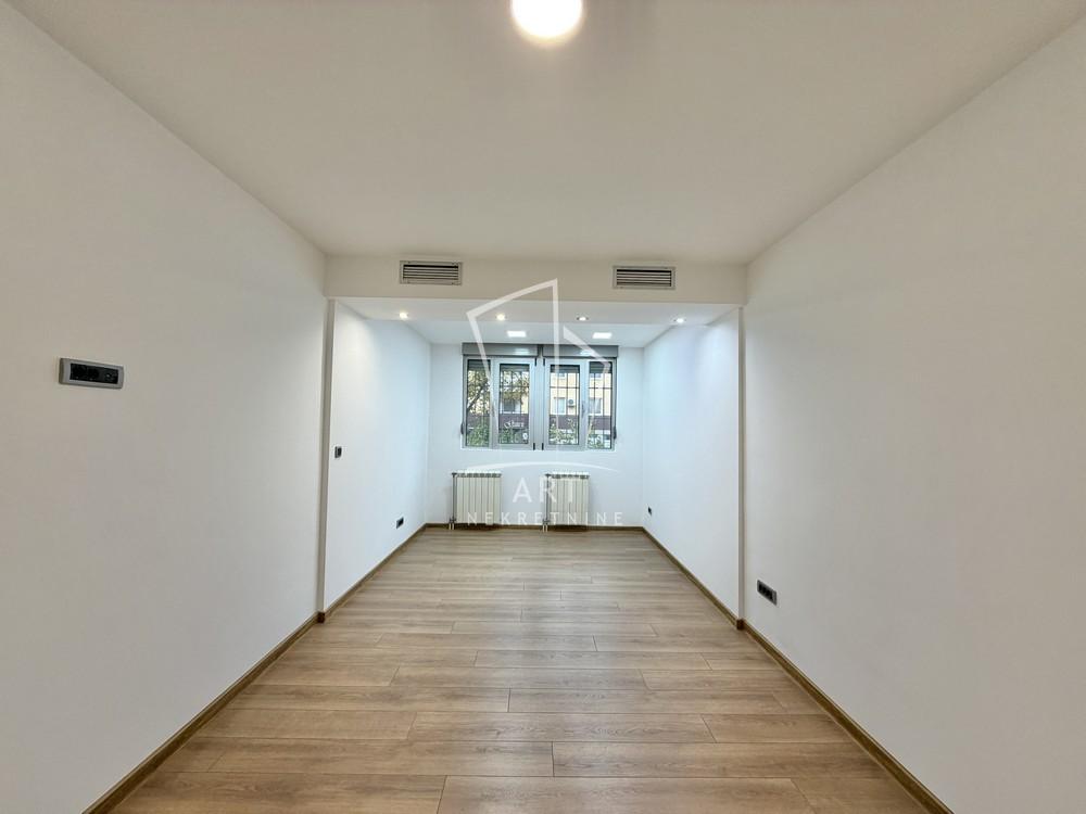 Stan na prodaju u Beogradu, Žarkovo, dvoiposoban, 70m2, cena 210000 evra