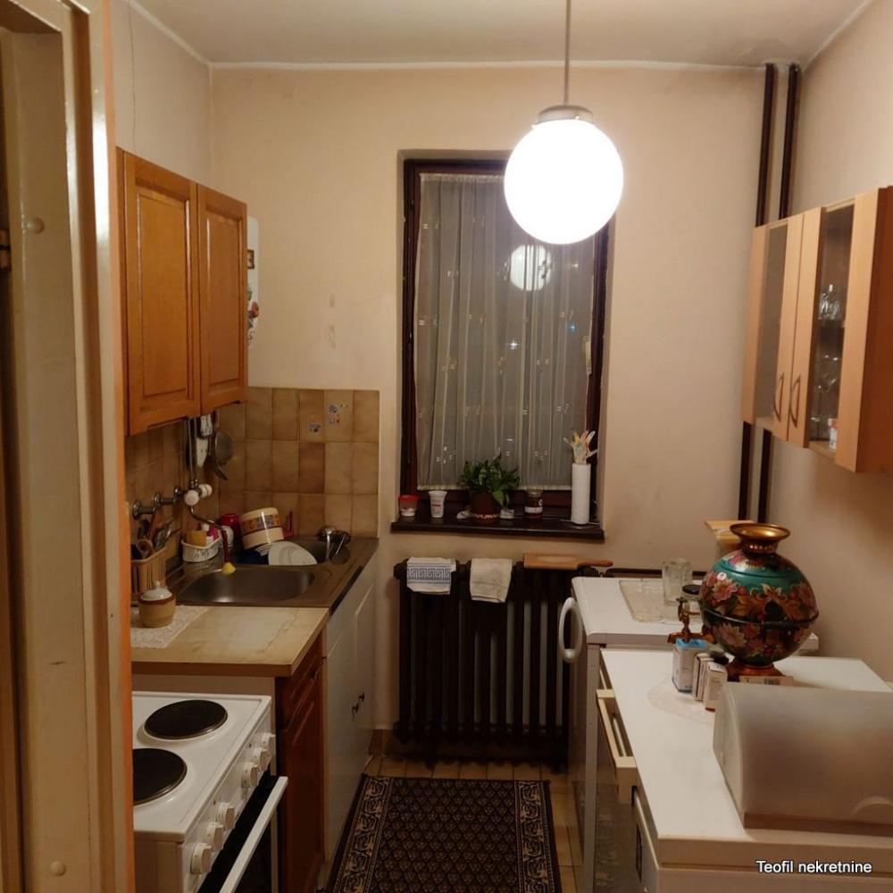 Stan na prodaju u Beogradu, Novi Beograd, troiposoban, 85m2, cena 252000 evra