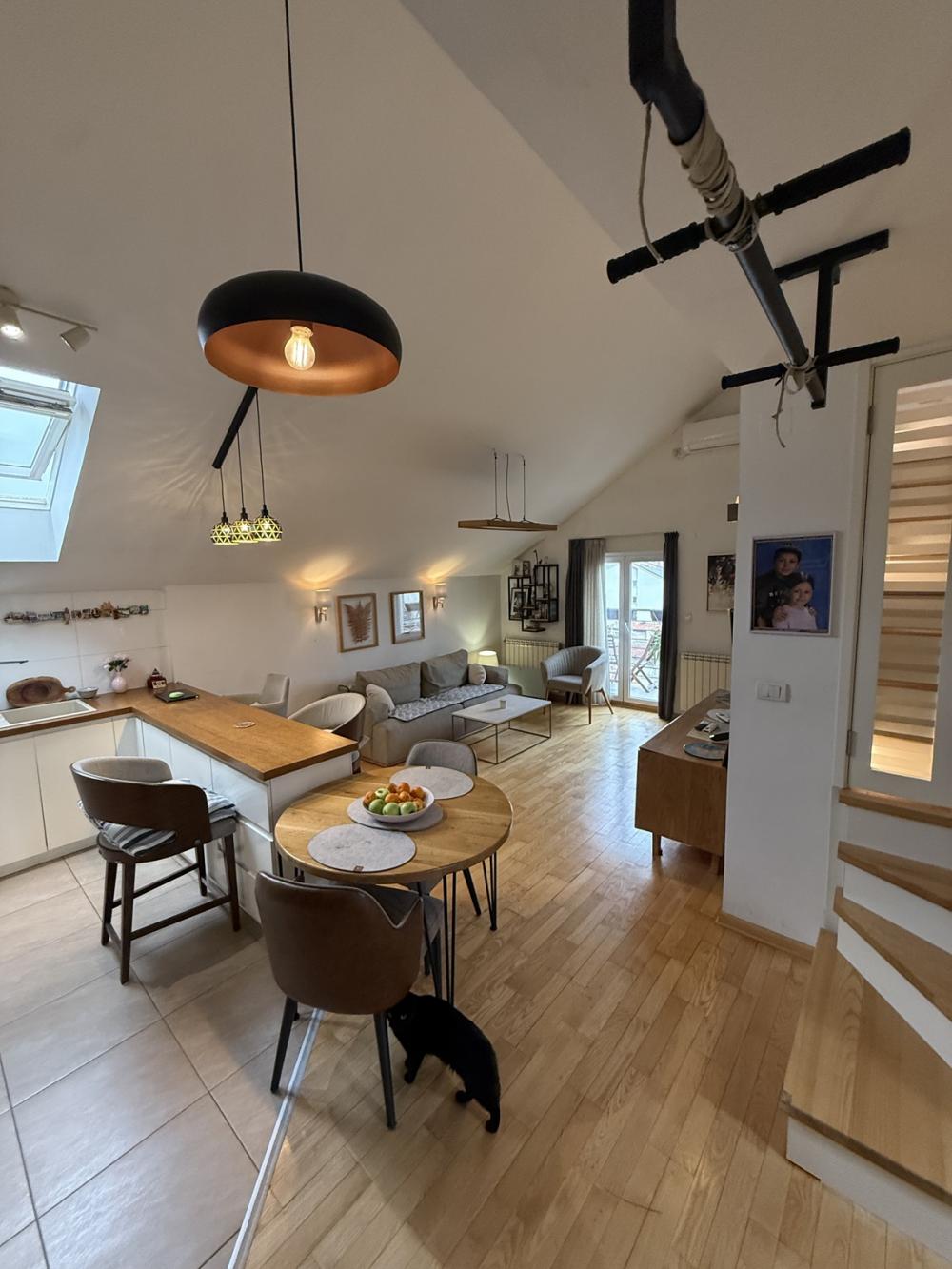 Stan na prodaju u Beogradu, Hadžipopovac, trosoban, 84m2, cena 278000 evra