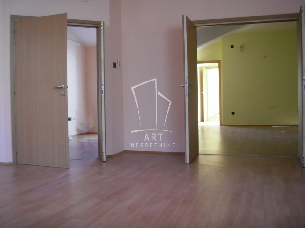 Stan na prodaju u Beogradu, Knez Mihailova, cetvorosoban, 127m2, cena 430000 evra