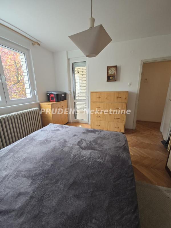 Stan na prodaju u Beogradu, Filmski grad, trosoban, 84m2, cena 245000 evra