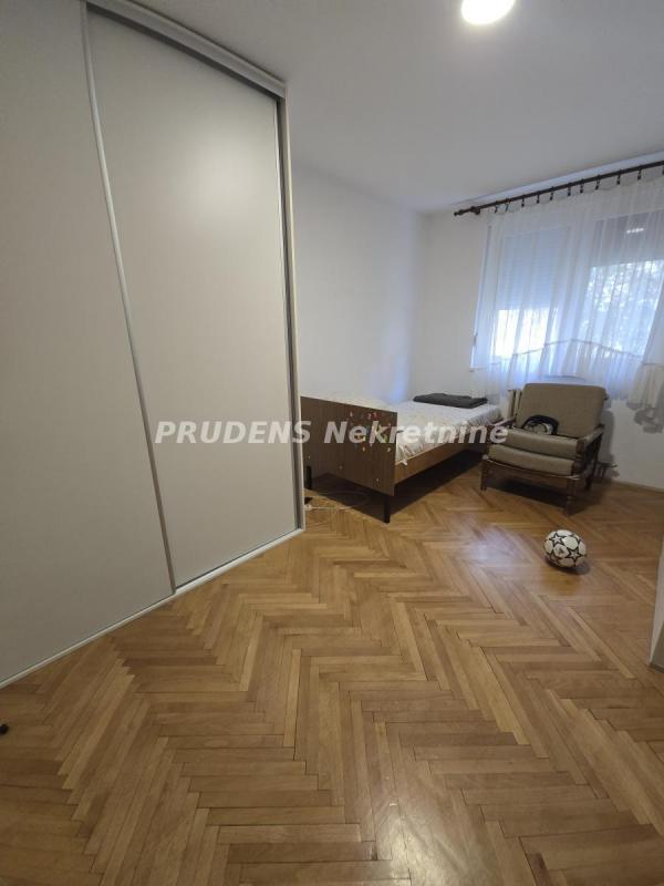 Stan na prodaju u Beogradu, Filmski grad, trosoban, 84m2, cena 245000 evra