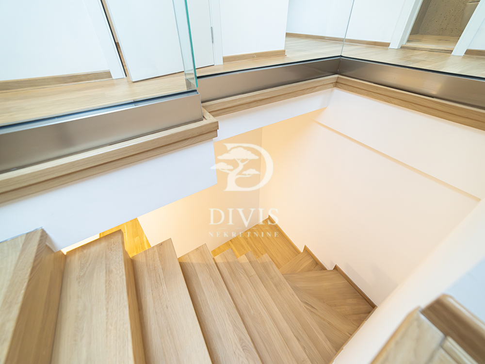 Stan na prodaju u Beogradu, Stari grad,Terazije, 131m2, cena 395000 evra