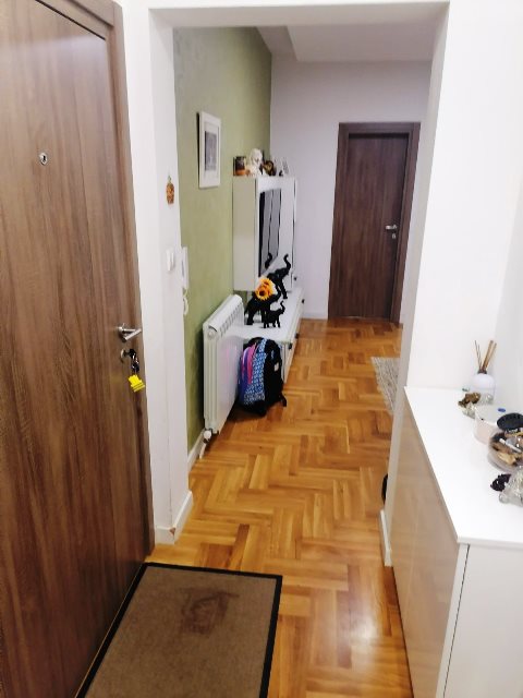 Stan na prodaju u Beogradu, Ledine, trosoban, 80m2, cena 184900 evra
