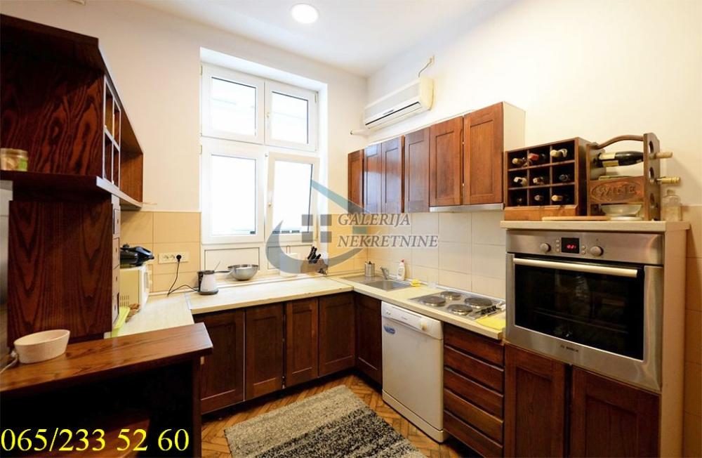 Stan na prodaju u Beogradu, Vračar, trosoban, 86m2, cena 320000 evra