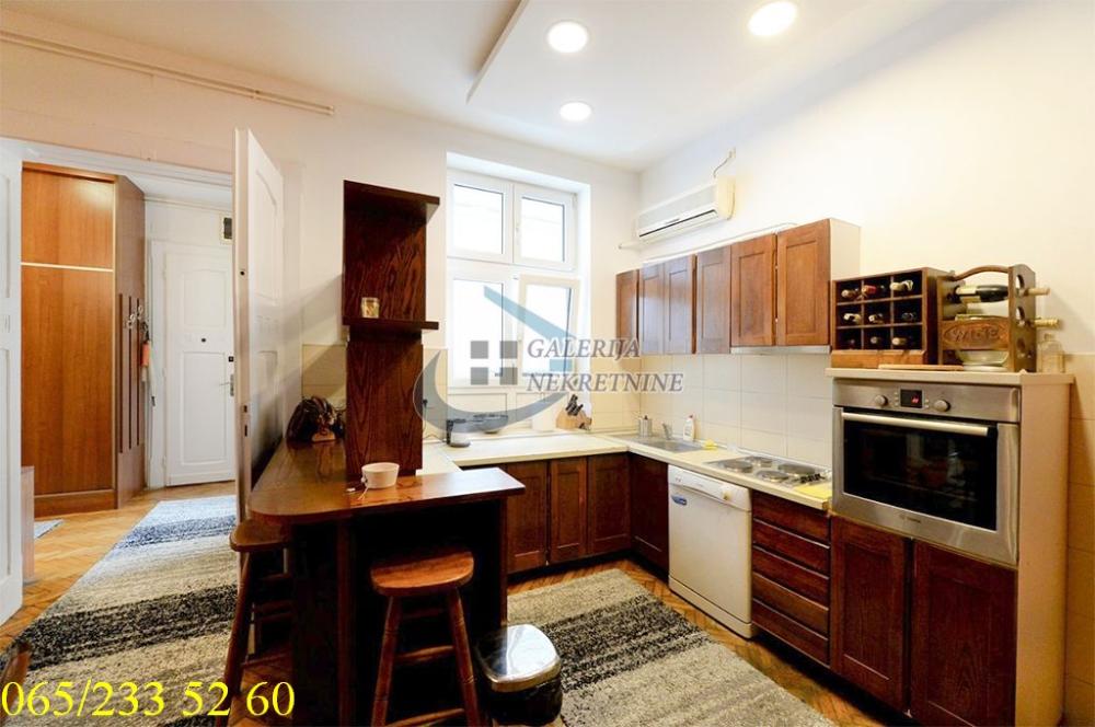 Stan na prodaju u Beogradu, Vračar, trosoban, 86m2, cena 320000 evra