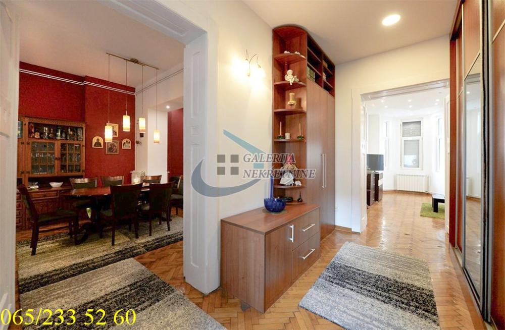 Stan na prodaju u Beogradu, Vračar, trosoban, 86m2, cena 320000 evra