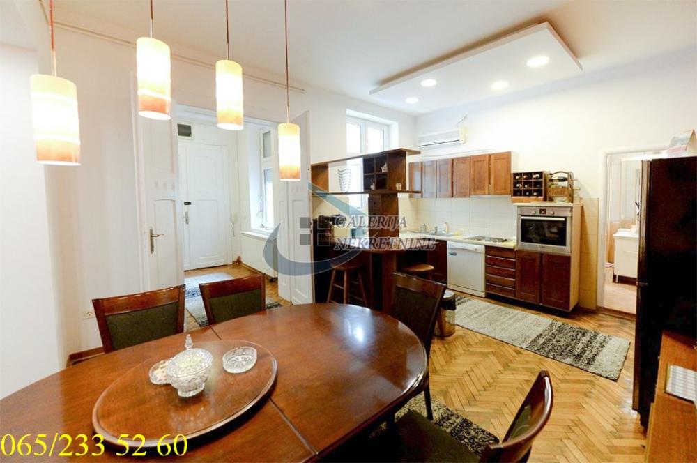 Stan na prodaju u Beogradu, Vračar, trosoban, 86m2, cena 320000 evra