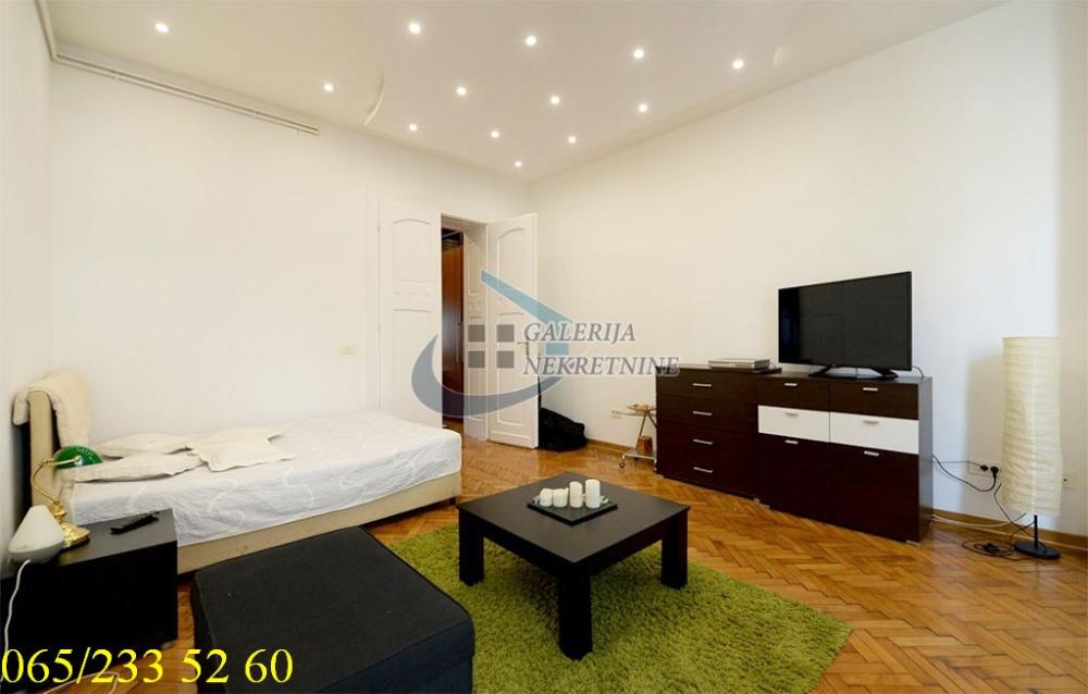 Stan na prodaju u Beogradu, Vračar, trosoban, 86m2, cena 320000 evra