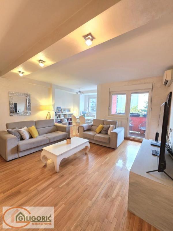 Stan na prodaju u Beogradu, Filmski grad, trosoban, 82m2, cena 215000 evra