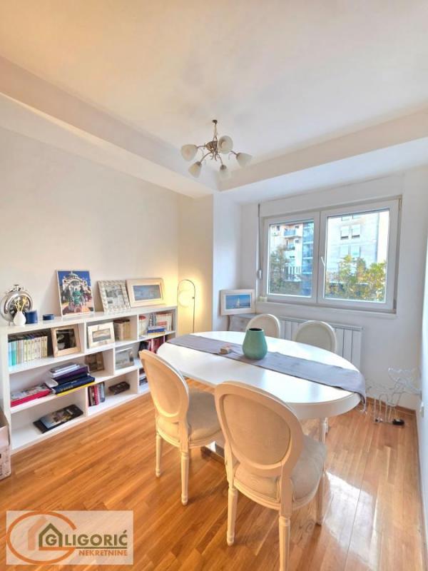 Stan na prodaju u Beogradu, Filmski grad, trosoban, 82m2, cena 215000 evra