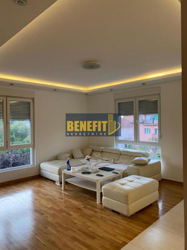 Stan na prodaju u Beogradu, Krnjača, cetvorosoban, 85m2, cena 284000 evra