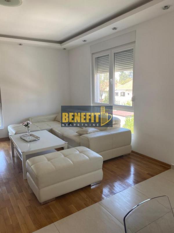 Stan na prodaju u Beogradu, Krnjača, cetvorosoban, 85m2, cena 284000 evra