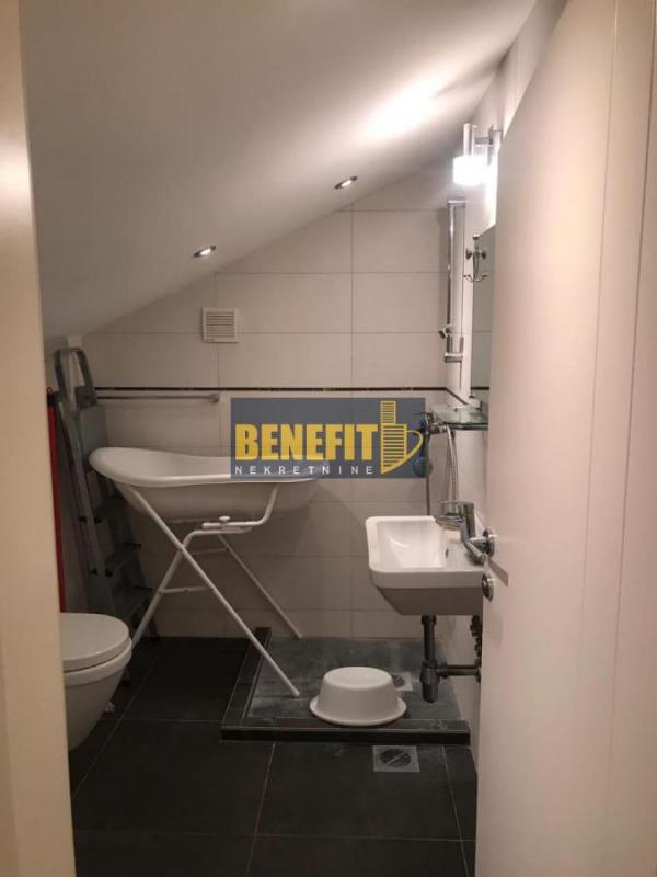 Stan na prodaju u Beogradu, Krnjača, cetvorosoban, 85m2, cena 284000 evra