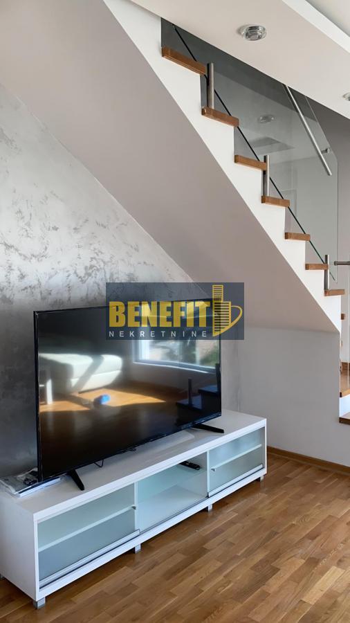 Stan na prodaju u Beogradu, Krnjača, cetvorosoban, 85m2, cena 284000 evra