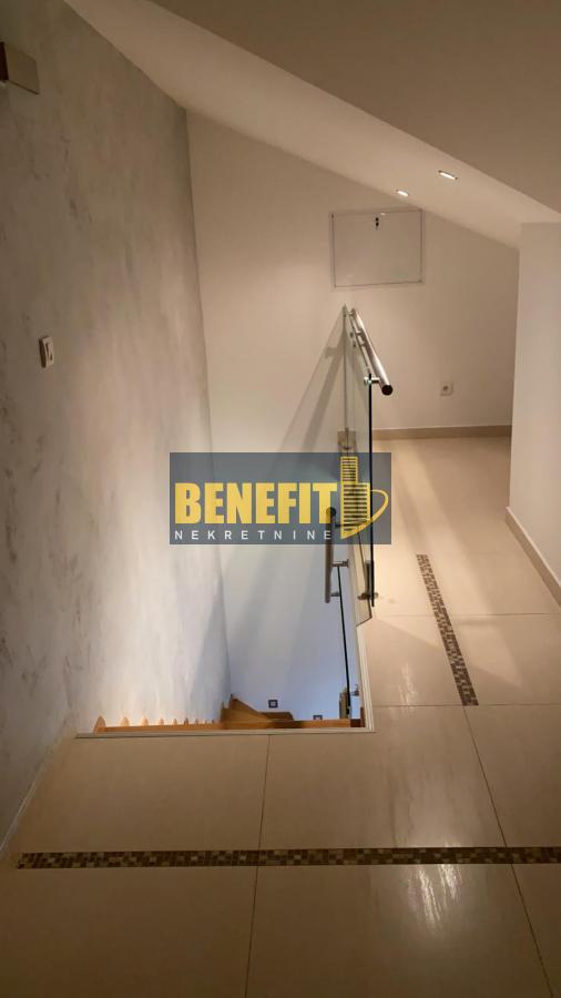 Stan na prodaju u Beogradu, Krnjača, cetvorosoban, 85m2, cena 284000 evra