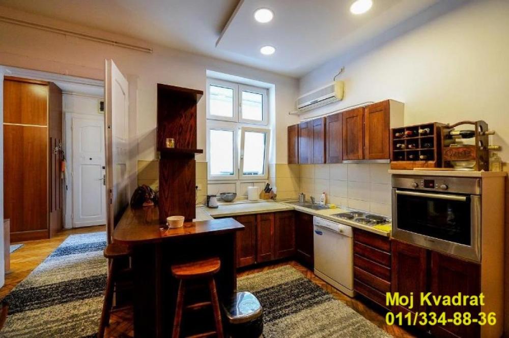 Stan na prodaju u Beogradu, Vračar (Centar), trosoban, 86m2, cena 320000 evra