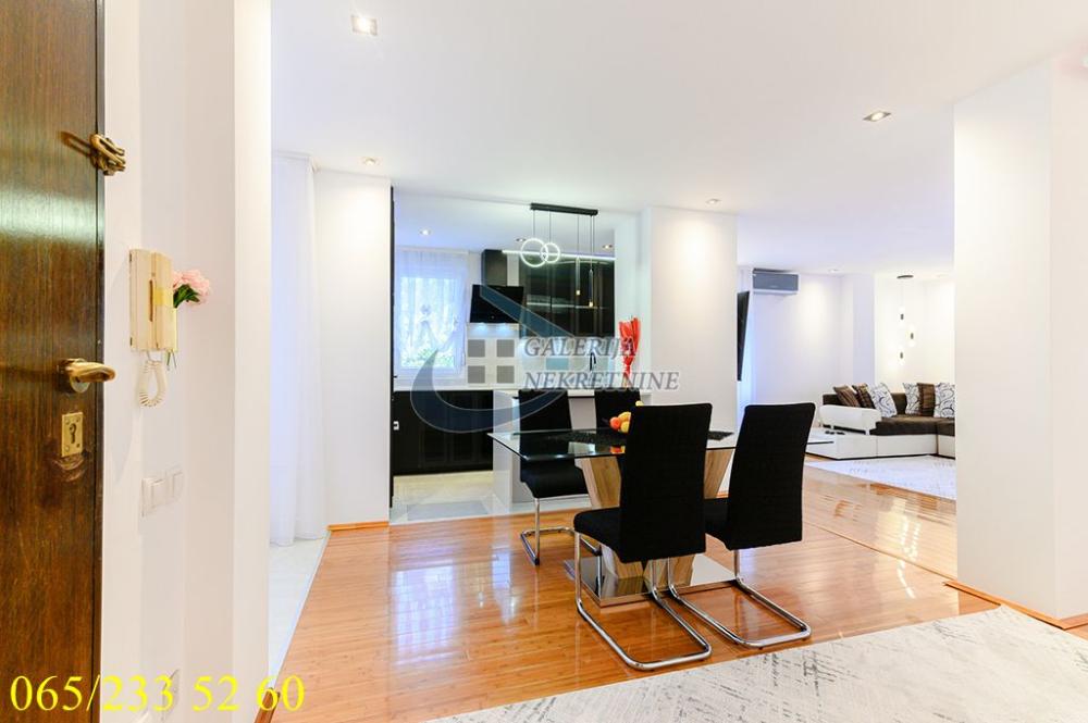 Stan na prodaju u Beogradu, Čukarica, troiposoban, 95m2, cena 279000 evra