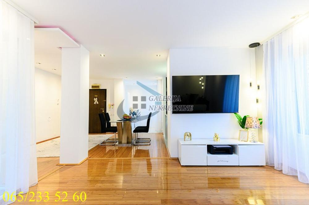 Stan na prodaju u Beogradu, Čukarica, troiposoban, 95m2, cena 279000 evra