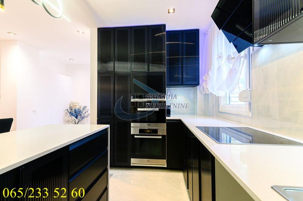 Stan na prodaju u Beogradu, Čukarica, troiposoban, 95m2, cena 279000 evra