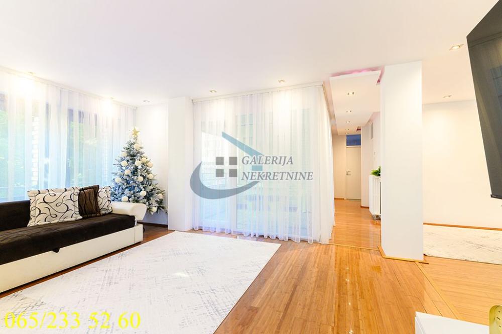 Stan na prodaju u Beogradu, Čukarica, troiposoban, 95m2, cena 279000 evra