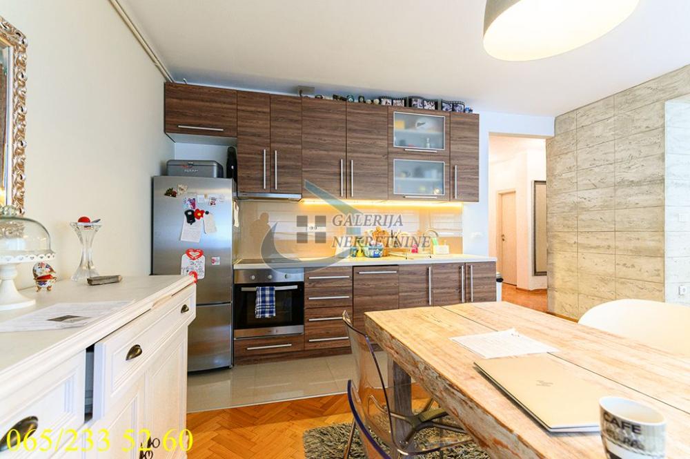 Stan na prodaju u Beogradu, Zvezdara, troiposoban, 74m2, cena 273800 evra