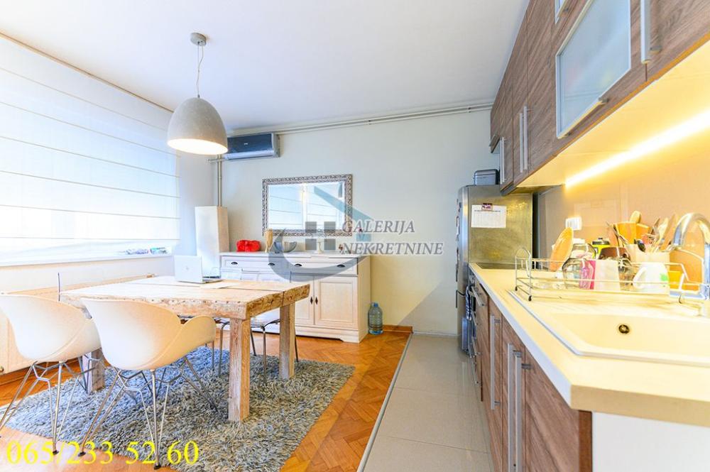 Stan na prodaju u Beogradu, Zvezdara, troiposoban, 74m2, cena 273800 evra