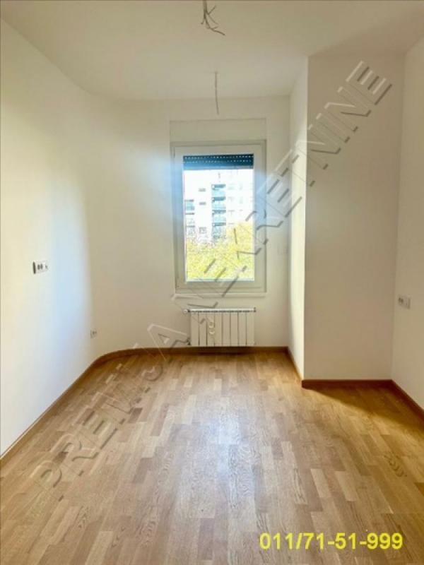 Stan na prodaju u Beogradu, Vračar (Centar), troiposoban, 74m2, cena 285000 evra