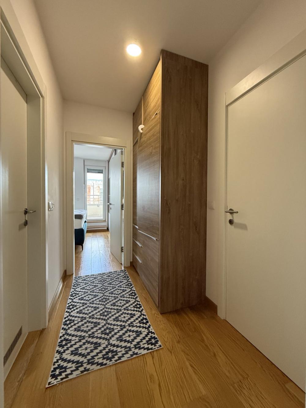 Stan na prodaju u Beogradu, Zemun, cetvorosoban, 98m2, cena 352800 evra