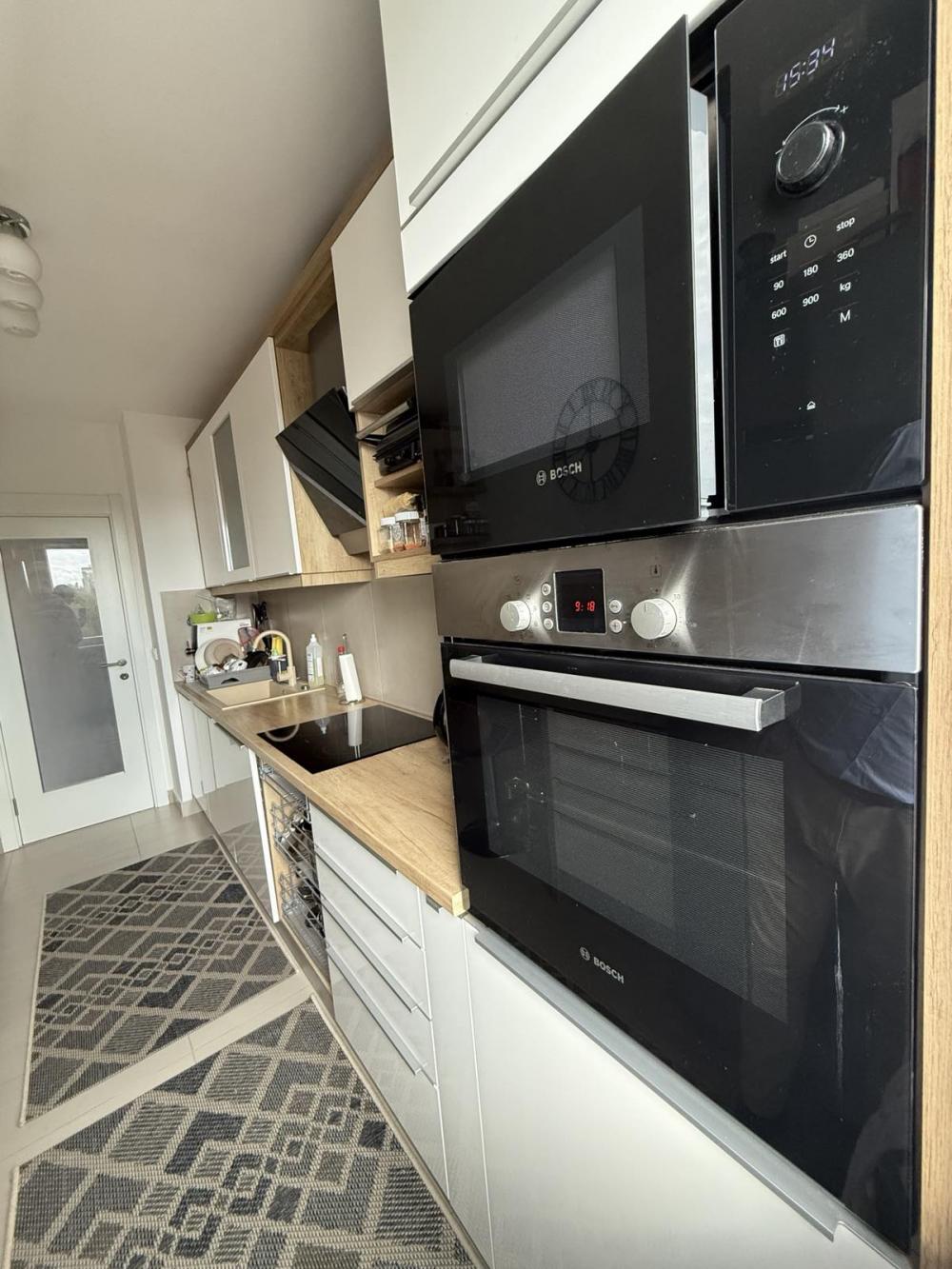 Stan na prodaju u Beogradu, Zemun, cetvorosoban, 98m2, cena 352800 evra