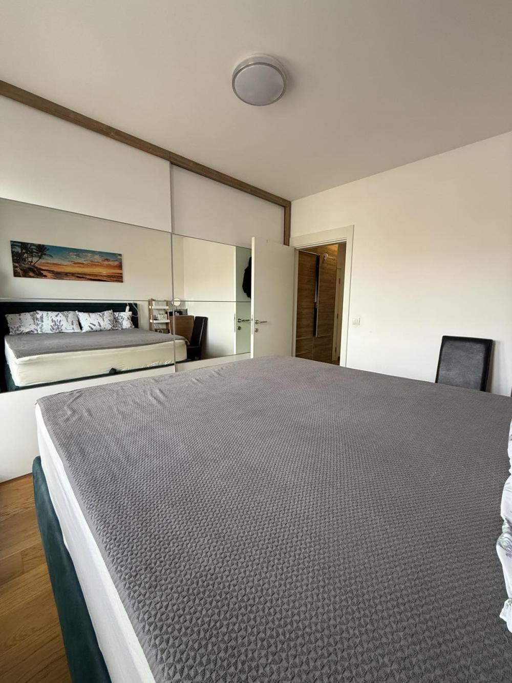 Stan na prodaju u Beogradu, Zemun, cetvorosoban, 98m2, cena 352800 evra