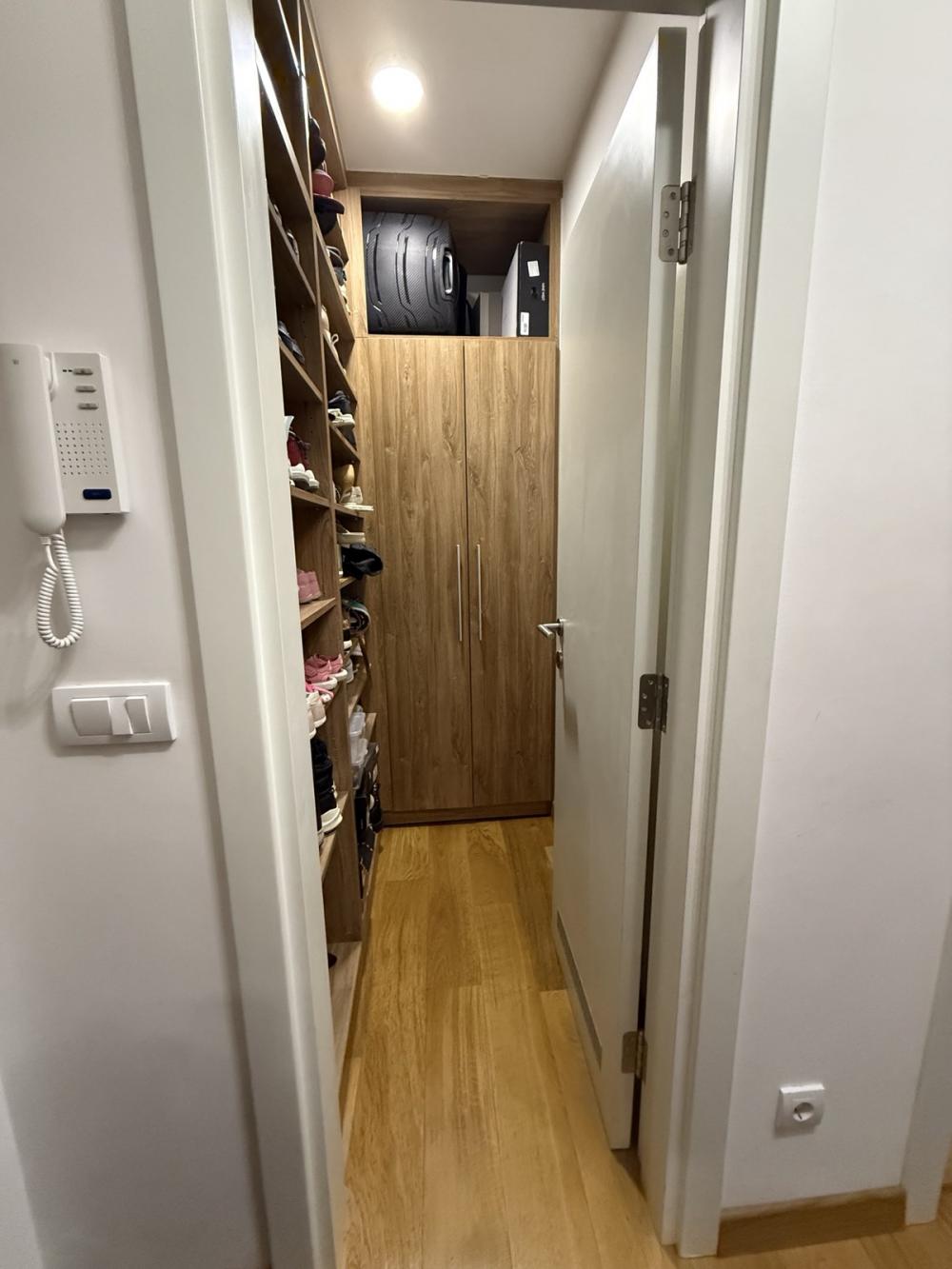 Stan na prodaju u Beogradu, Zemun, cetvorosoban, 98m2, cena 352800 evra